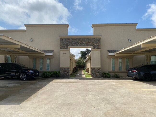 904 Myrtle Beach Ave, Unit 3 in McAllen, TX - Building Photo - Building Photo