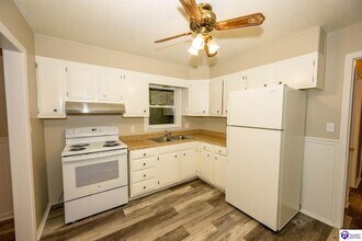 148 Maple Ln in Elizabethtown, KY - Building Photo - Building Photo