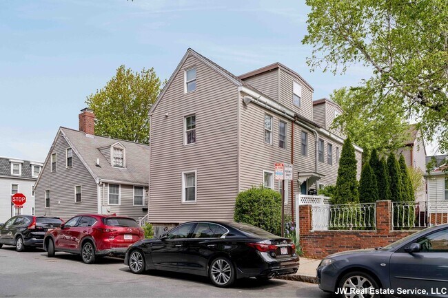 229 Hurley St, Unit 1