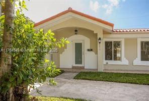 8870 SW 87th St in Miami, FL - Foto de edificio - Building Photo