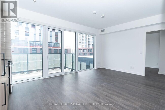 180 Mill St in Toronto, ON - Building Photo - Building Photo