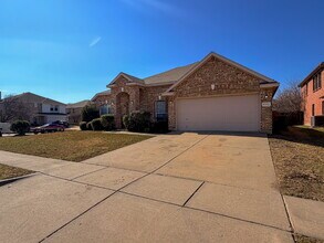 5353 Freestone Dr in Grand Prairie, TX - Building Photo - Building Photo