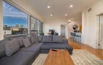 445 Island Ave, Unit 605 in San Diego, CA - Foto de edificio - Building Photo