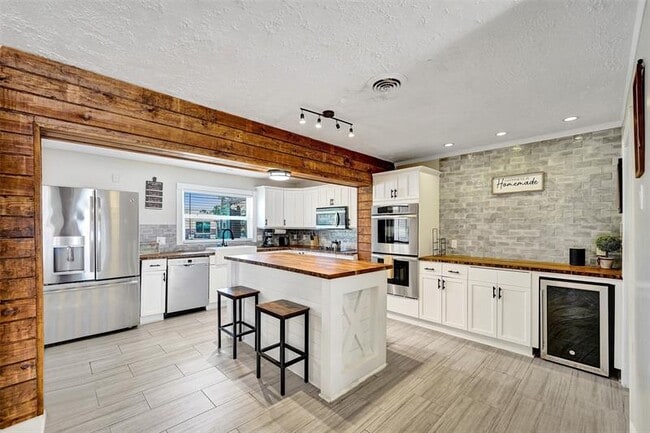 property at 1961 NW 33rd St