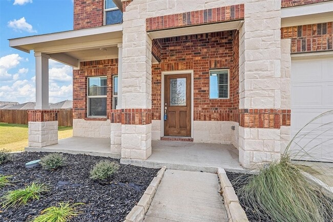 105 Lisa Ln in Royse City, TX - Foto de edificio - Building Photo