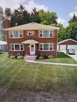 49 Youngs Rd, Unit Upper in Buffalo, NY - Building Photo