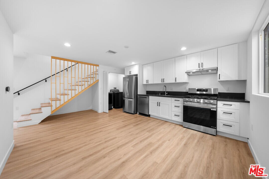 1535-1538 N Kingsley Dr in Los Angeles, CA - Building Photo