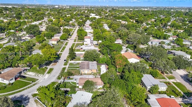 property at 921 NW 14th St