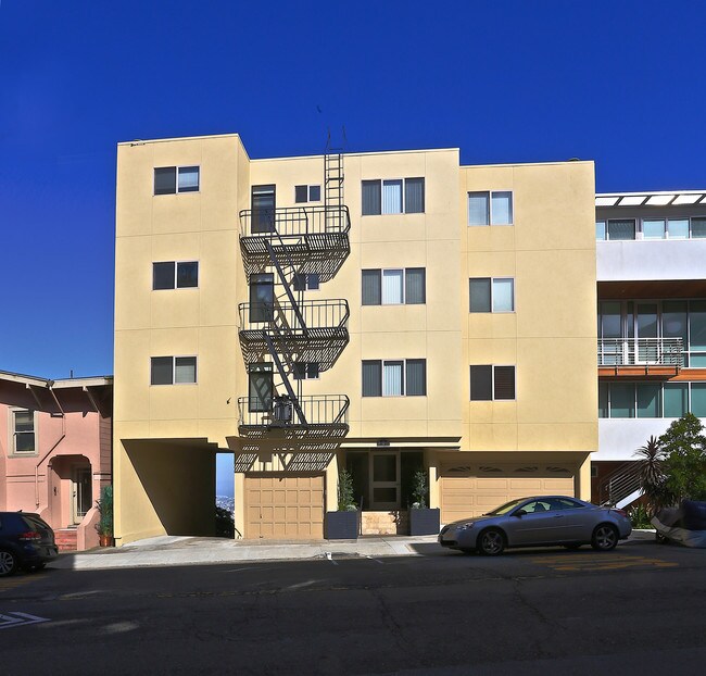 825-827 Corbett Ave in San Francisco, CA - Building Photo - Building Photo