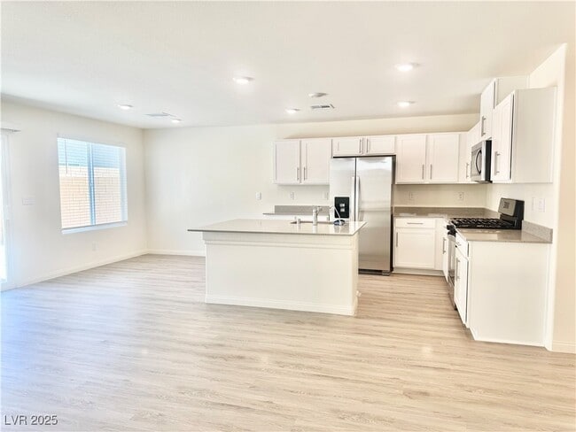 808 Calm Crystal Ct in North Las Vegas, NV - Building Photo - Building Photo