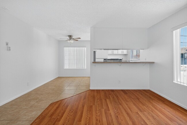 1066 Coronado Ave in Long Beach, CA - Building Photo - Building Photo