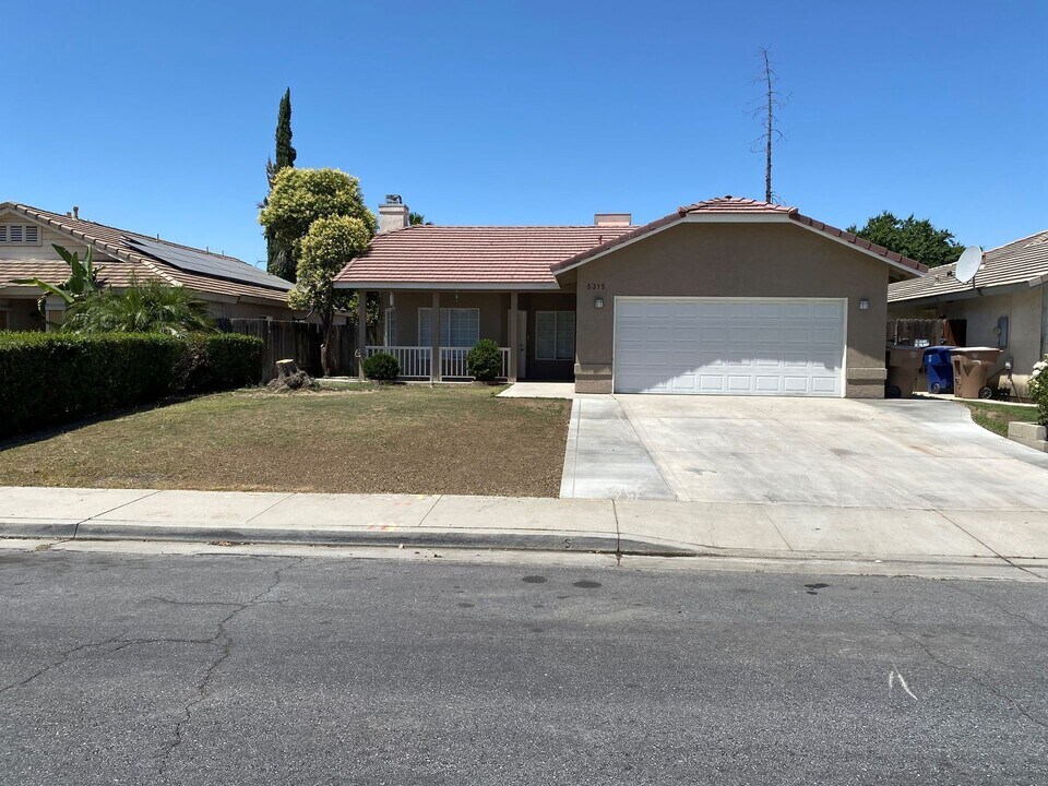 5315 Clover Mountain St in Bakersfield, CA - Building Photo