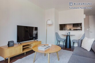 175 E 96th St in New York, NY - Building Photo - Building Photo