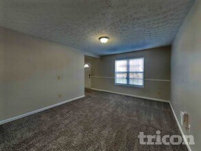 614 Eastpointe Dr in Shelbyville, IN - Building Photo - Building Photo