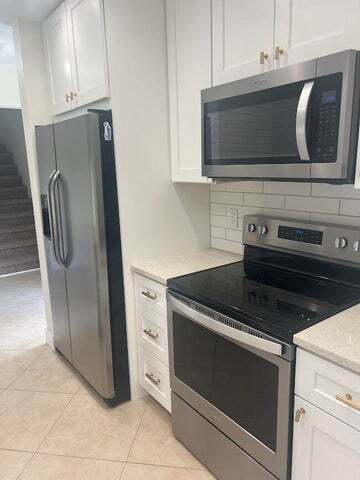 property at 541 NE 47th St