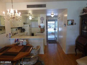 6125 E Indian School Rd in Scottsdale, AZ - Foto de edificio - Building Photo