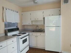 605 S Summerlin Ave in Orlando, FL - Foto de edificio - Building Photo