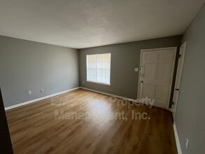 2452 Chattering Ln in Memphis, TN - Building Photo - Building Photo