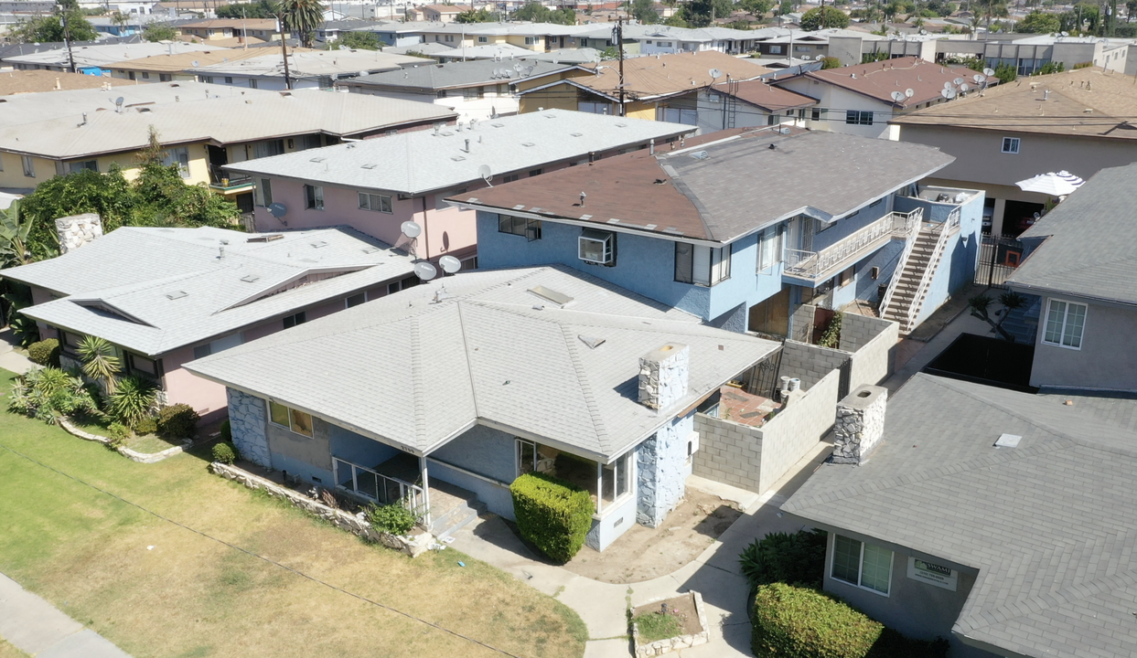 2709 W Rosecrans Ave in Gardena, CA - Building Photo