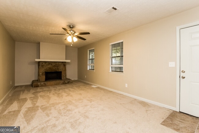 5845 S Quail Dr in Douglasville, GA - Building Photo - Building Photo