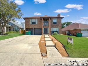 8223 Manderly Pl in Converse, TX - Building Photo