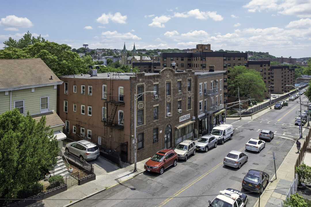 160 Palisade Ave in Yonkers, NY - Building Photo