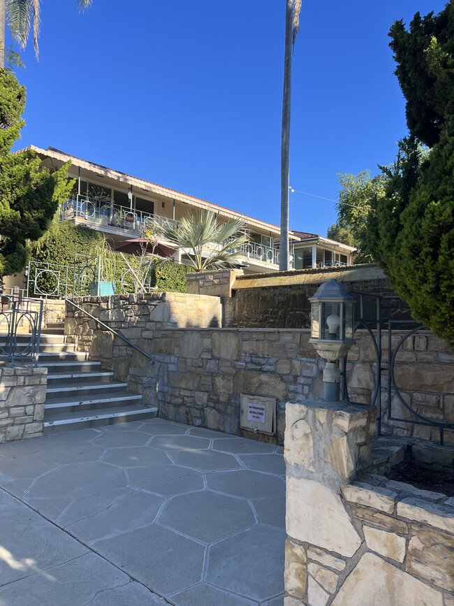 2030 State St, Unit 19 in Santa Barbara, CA - Building Photo - Building Photo