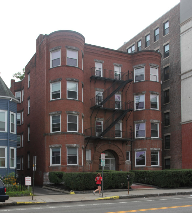 891 Massachusetts Ave in Cambridge, MA - Building Photo