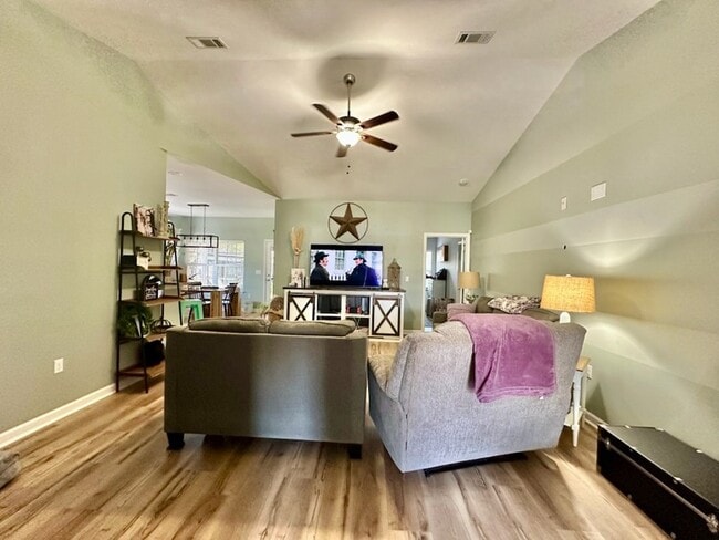 349 Fir Ave in Niceville, FL - Building Photo - Building Photo