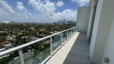 2525 SW 3rd Ave, Unit PH-06 in Miami, FL - Building Photo - Building Photo
