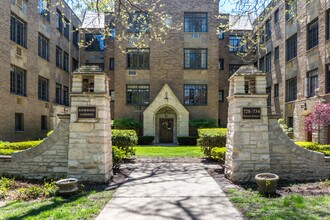Rockwood Gardens in Evanston, IL - Building Photo - Building Photo