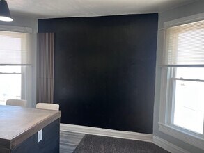 1523 E Jackson St, Unit 1523 E Jackson St APT 3 in Muncie, IN - Foto de edificio - Building Photo