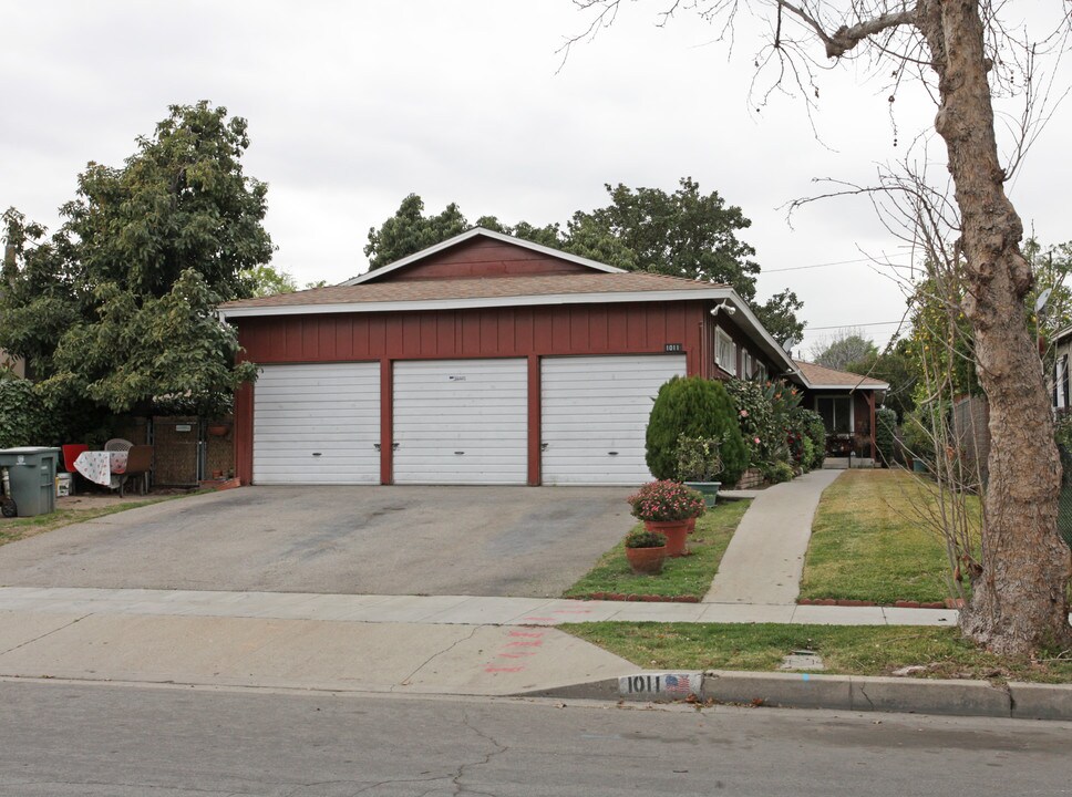 1011 N Mariposa St in Burbank, CA - Foto de edificio