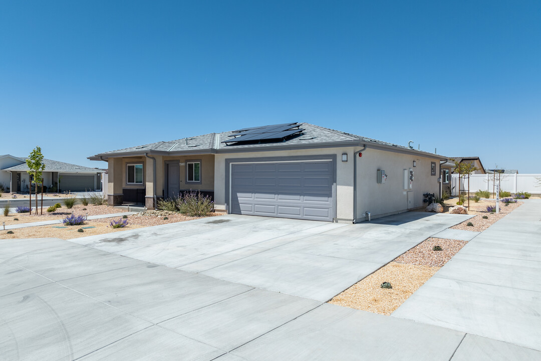 Maison's Palmdale in Palmdale, CA - Building Photo