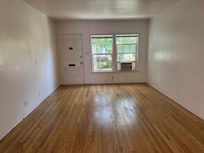 11653 Magnolia Blvd in North Hollywood, CA - Foto de edificio - Building Photo