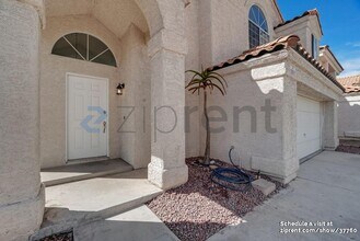 10005 Dove Ridge Dr in Las Vegas, NV - Building Photo - Building Photo