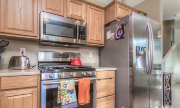 2548 NE Moonlight Dr in Bend, OR - Foto de edificio - Building Photo