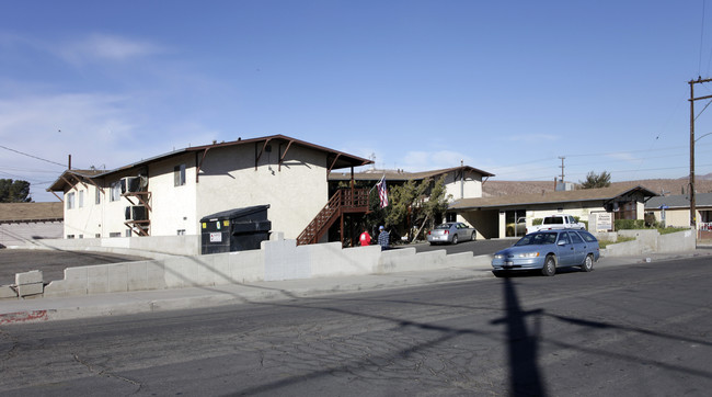 100 E Fredricks St in Barstow, CA - Building Photo - Building Photo