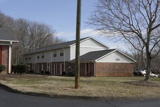 Fountain Arms in Fountain Inn, SC - Building Photo - Building Photo