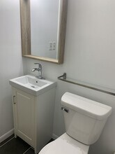 10614 McPherson St in Indianapolis, IN - Foto de edificio - Building Photo