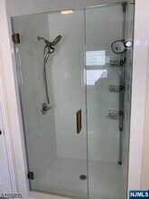 27 Eppirt St in East Orange, NJ - Foto de edificio - Building Photo