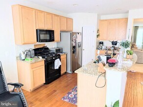 9543 Center St in Manassas, VA - Foto de edificio - Building Photo