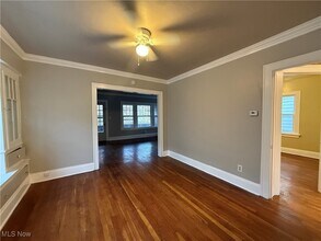 888 Helmsdale Rd in Cleveland Heights, OH - Building Photo - Building Photo