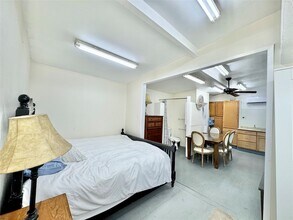 6104 Heards Ln in Galveston, TX - Foto de edificio - Building Photo