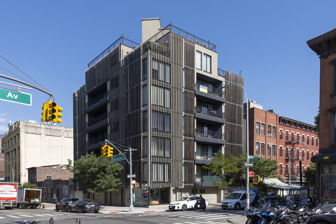 The Louver in Brooklyn, NY - Building Photo