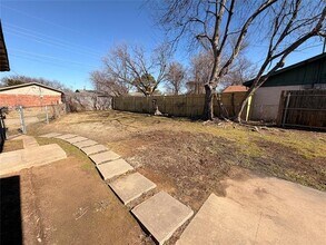 1416 Norwood Dr in Hurst, TX - Foto de edificio - Building Photo