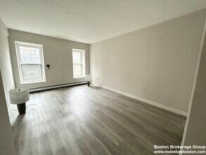 90 Hammond St, Unit 1 in Boston, MA - Building Photo - Building Photo