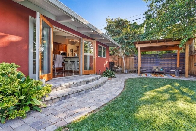 2417 Johnson Pl in Santa Clara, CA - Foto de edificio - Building Photo