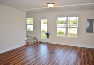 71 Old Stage Rd N in Lillington, NC - Building Photo - Building Photo