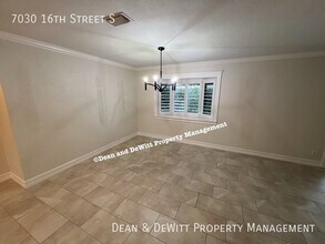 7030 16th St S in St. Petersburg, FL - Building Photo - Building Photo
